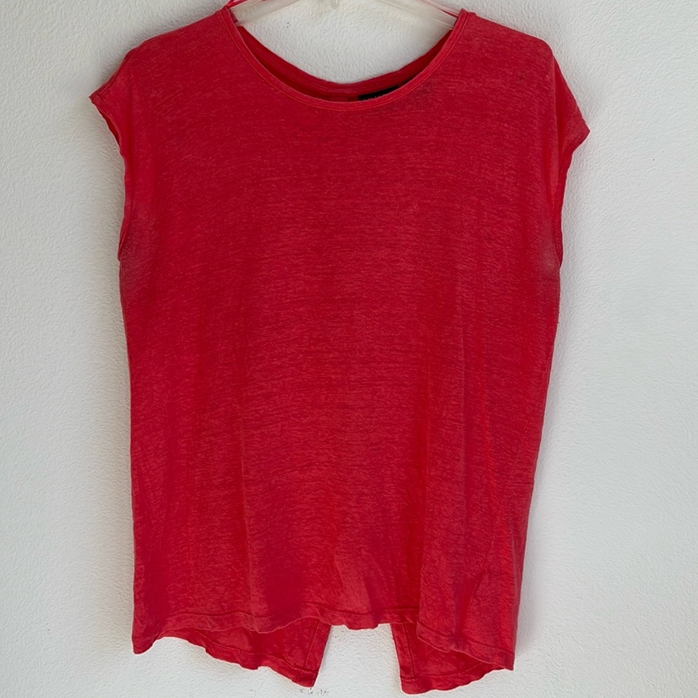 Tahari Red 💯 Linen Sleeveless Back Button Crew Neck Top